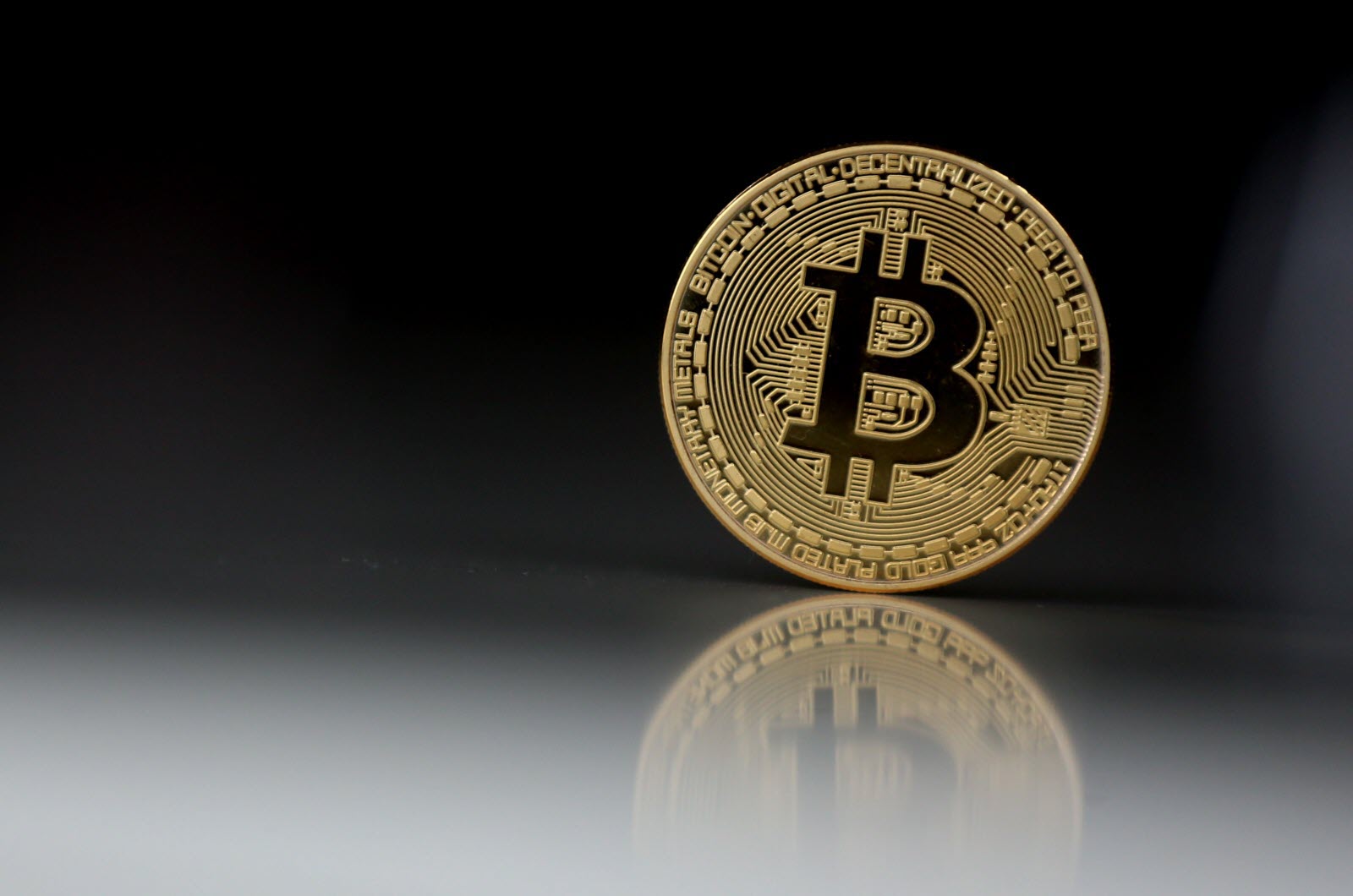 Standard Chartered tahmini Bitcoin 2024 yılında 100 bin dolara ulaşacak